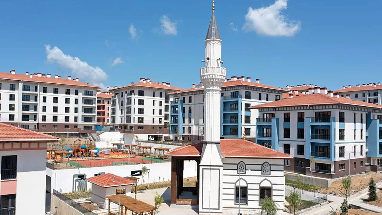 Türkiye dönüşüyor: 3,3 milyon konut tamamlandı, hedef 81 ilde güvenli yapılar
