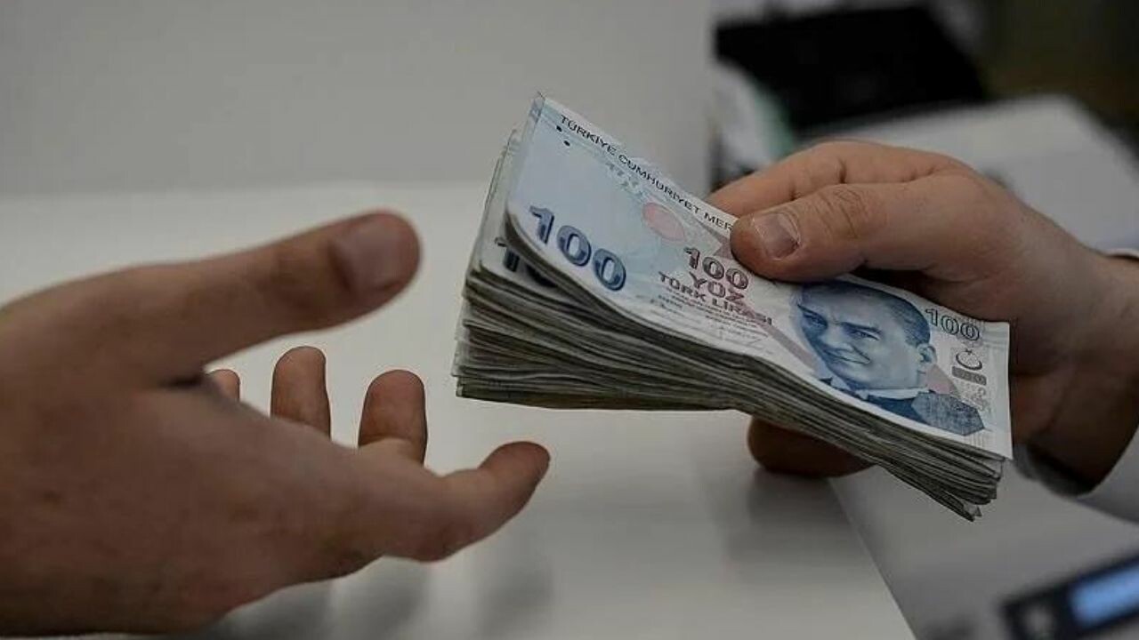 Denizbank, ING Bank, İş Bankası... Emeklilere 10 bin liraya maaş ek ödemelere başladı! Emeklilere refah payı öncesi hesaplara geçiyor!