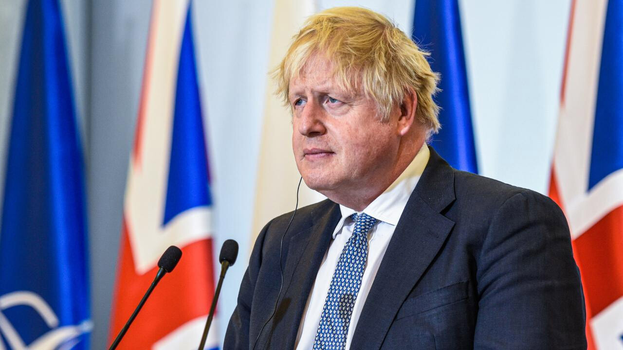 Alkollü sürücünün ehliyeti Boris Johnson&#039;ın çıktı! Geçerlilik süresi 3000 yılına kadar