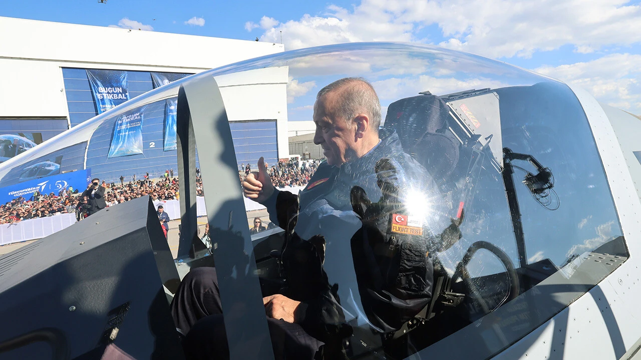 Son dakika! Cumhurbaşkanı Erdoğan'dan 'KAAN'ı eleştirenlere cevap: Biz teknoloji üretiyoruz