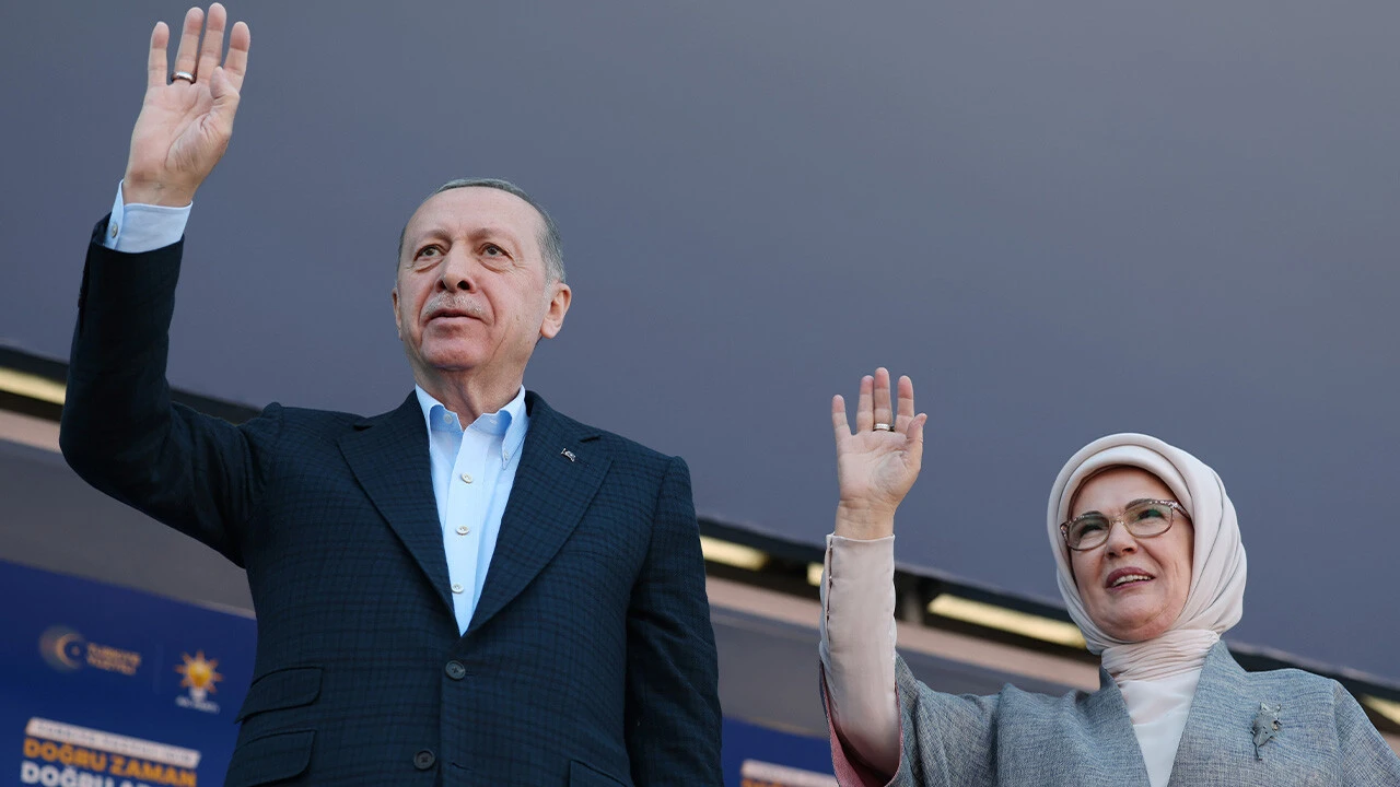 Cumhurbaşkanı Erdoğan, terör örgütleri üzerinden CHP liderine yüklendi: Dini, bayrağı olmayanlar 'Bay Kemal'i destekliyor Cumhurbaşkanı Erdoğan, terör örgütleri üzerinden CHP liderine yüklendi: Dini, bayrağı olmayanlar 'Bay Kemal'i destekliyor