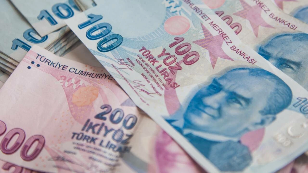 Kamu bankasından ödenecek! Emekliye Temmuz zammı öncesi büyük jest! Maaşa ek 5.000 TL promosyon ödemesi...