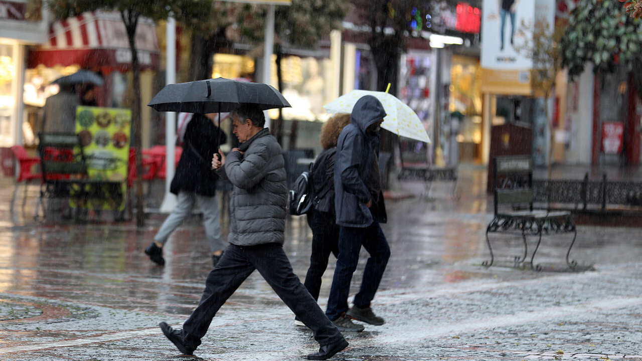 Mayıs ayında da yağışlar durmuyor: Meteoroloji o illeri tek tek uyardı! Sağanak, kar ve fırtınaya dikkat…