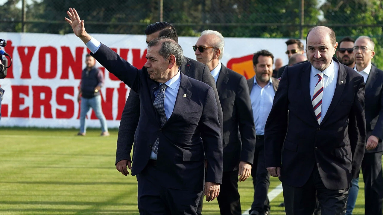 Dursun Özbek: "Şampiyon belli, ikincilik için yarışsınlar"