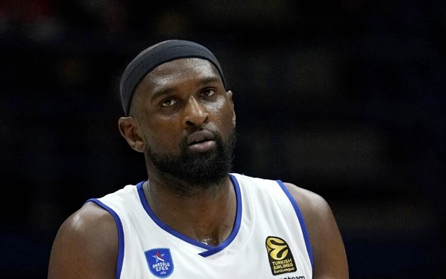 Anadolu Efes oyuncusu Chris Singleton kalp krizi geçirdi
