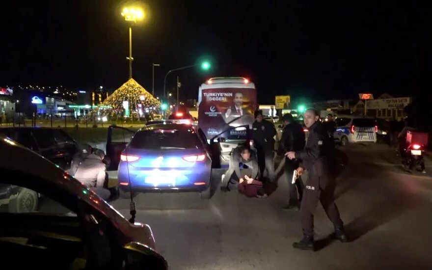 Kocaeli'de 'kargocuyum' deyip kurşun yağdırdı