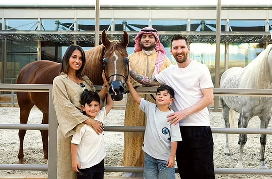 Messi'ye dudak uçuklatan teklif! Ronaldo'yu ikiye katlıyor