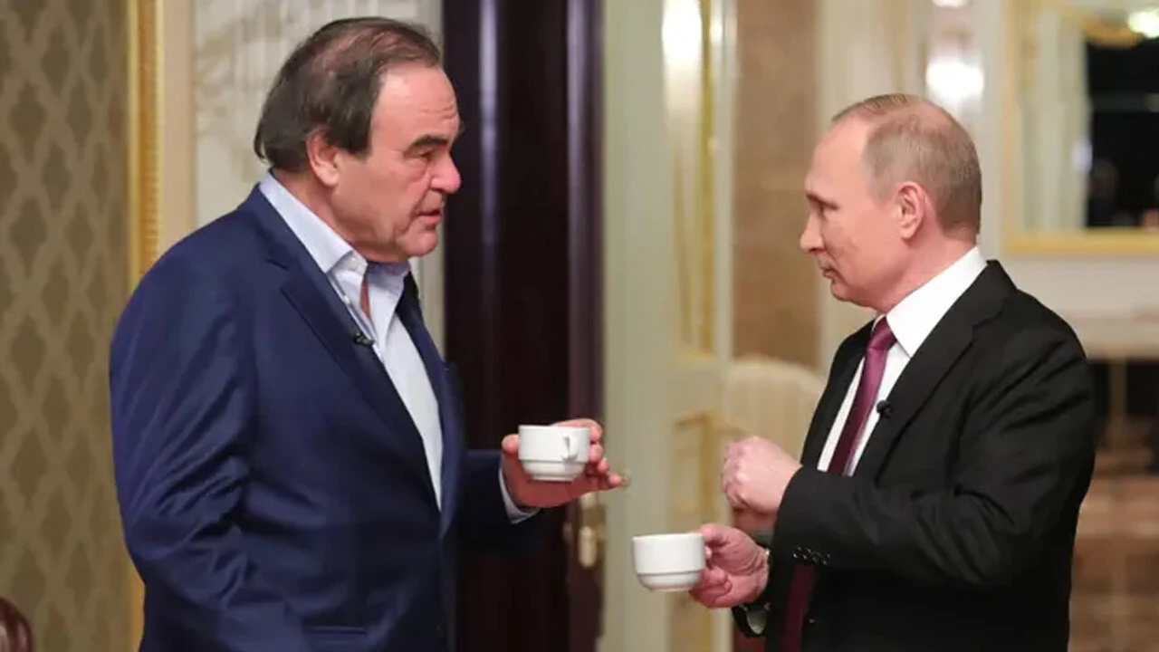 Oscarlı yönetmen Oliver Stone'dan Putin'e övgüler: Ülkesi için harika lider, insanlar onu seviyor