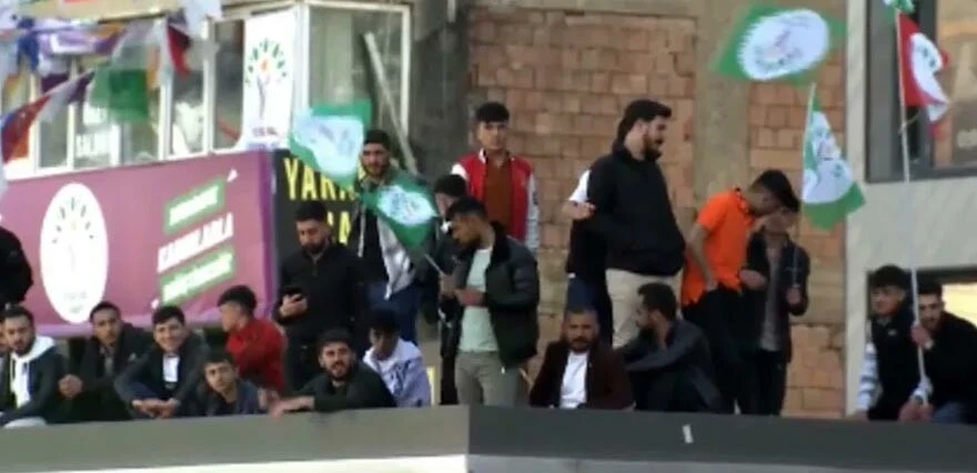 Kemal Kılıçdaroğlu’nun Van mitinginde ‘Öcalan’ sloganı atan 2 kişi yakalandı!