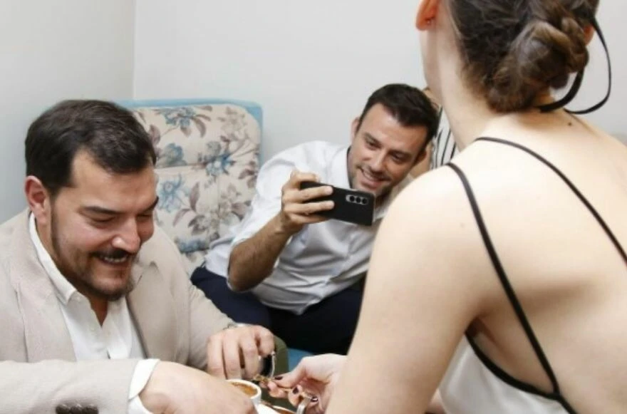 Kuruluş Osman dizisinde tanışan iki oyuncu nişanlandı! Törene ünlü isim yağdı!