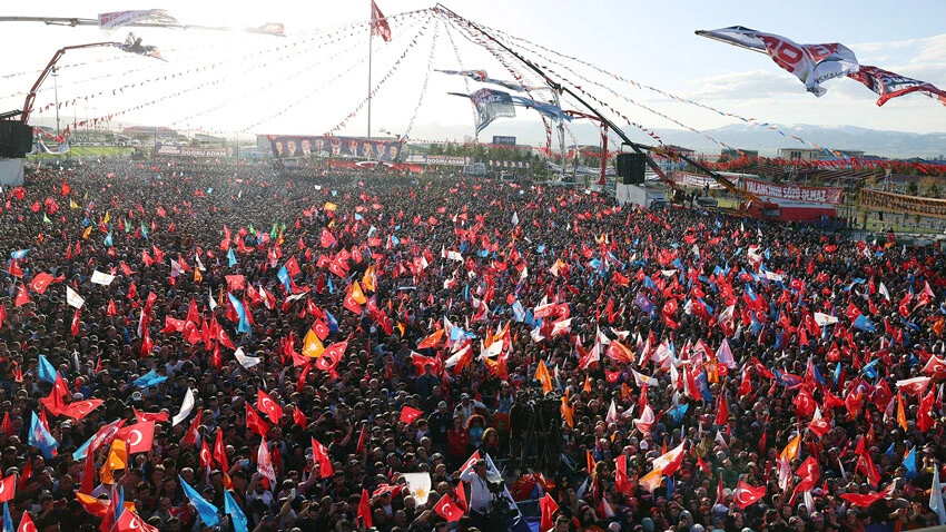 Cumhurbaşkanı Erdoğan'dan Kılıçdaroğlu'na sert tepki: İl il dolaşıp Selo’nun avukatlığını yapıyor Cumhurbaşkanı Erdoğan'dan Kılıçdaroğlu'na sert tepki: İl il dolaşıp Selo’nun avukatlığını yapıyor