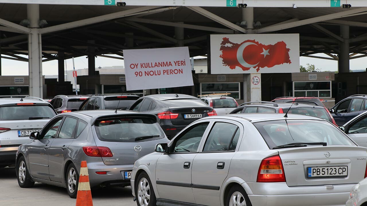 Gurbetçiler rekora koşuyor! Yurt dışında oy kullanan son seçmen sayısı belli oldu