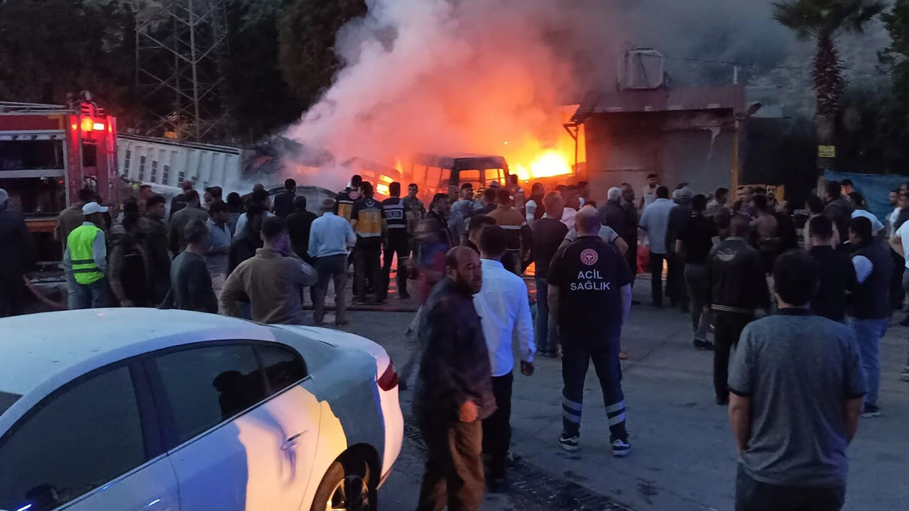 Hatay'da asker uğurlamasında 12 araç birbirine girdi: 12 ölü, 31 yaralı