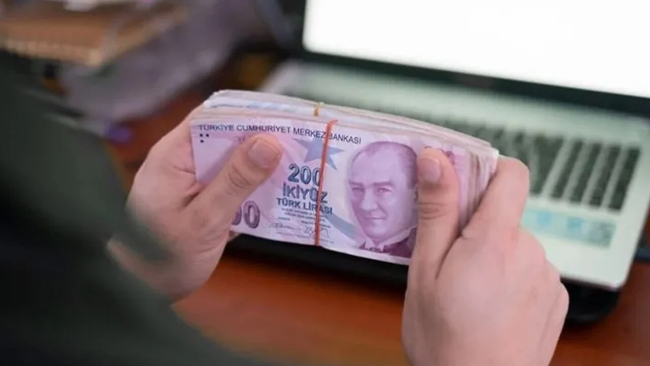 Bankalar yarışa girdi, ücretler belli oldu! EYT emeklilerine promosyon müjdesi