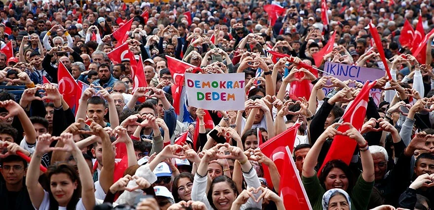 Kemal Kılıçdaroğlu Suriyeli mültecileri göndermek için 2 yıl süre istedi! Kemal Kılıçdaroğlu Suriyeli mültecileri göndermek için 2 yıl süre istedi!