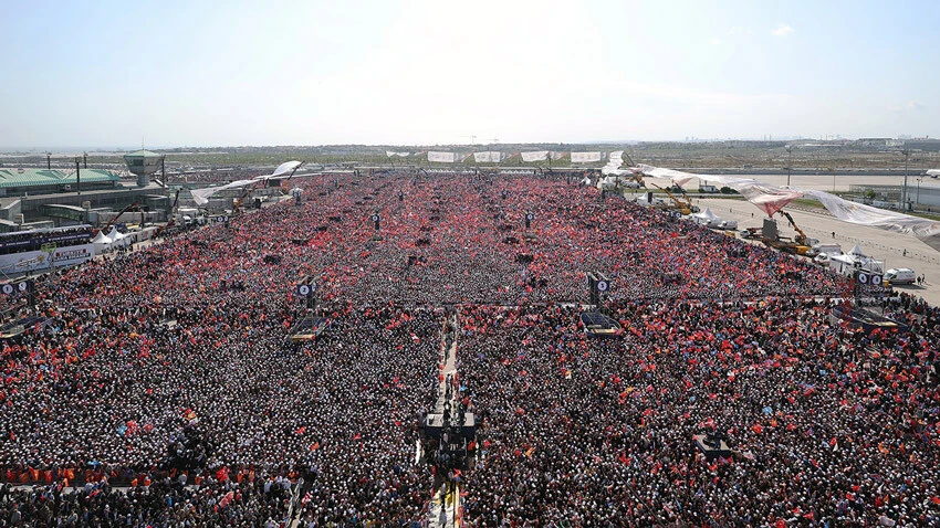 Son dakika! Cumhurbaşkanı Erdoğan tarihi mitingde batı medyasına ‘kapak’ verdi: Avrupalı gazeteciler burayı izliyor