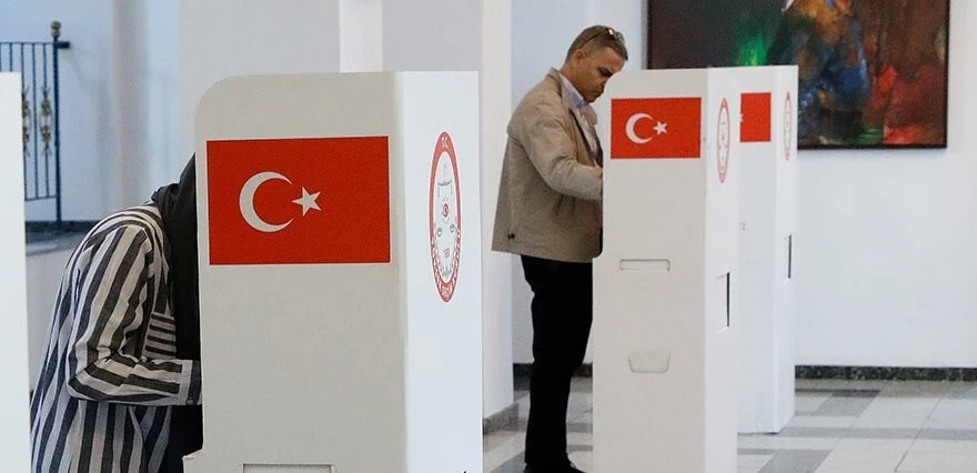 Gurbetçiler için yarın son gün! Yurt dışı temsilciliklerde oy verme işlemi bitiyor Gurbetçiler için yarın son gün! Yurt dışı temsilciliklerde oy verme işlemi bitiyor