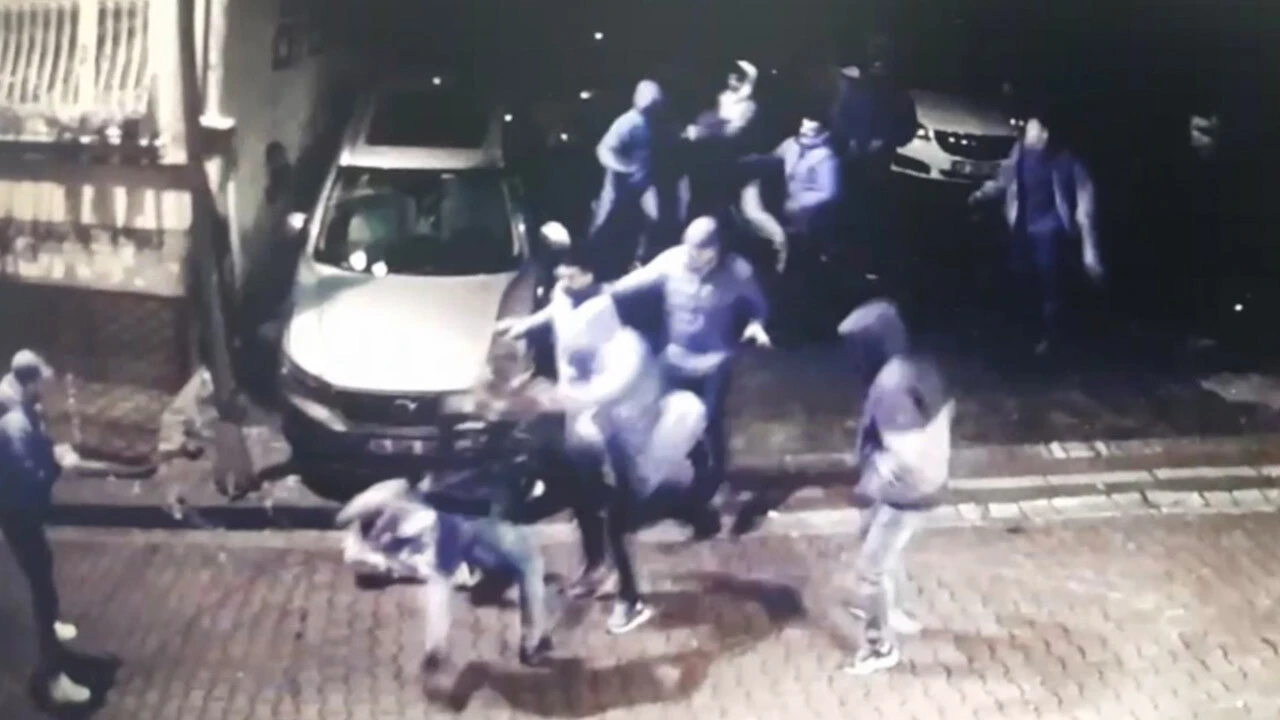 Sosyal medya fenomenine defalarca tekme: 20 bin lirası gasp edildi