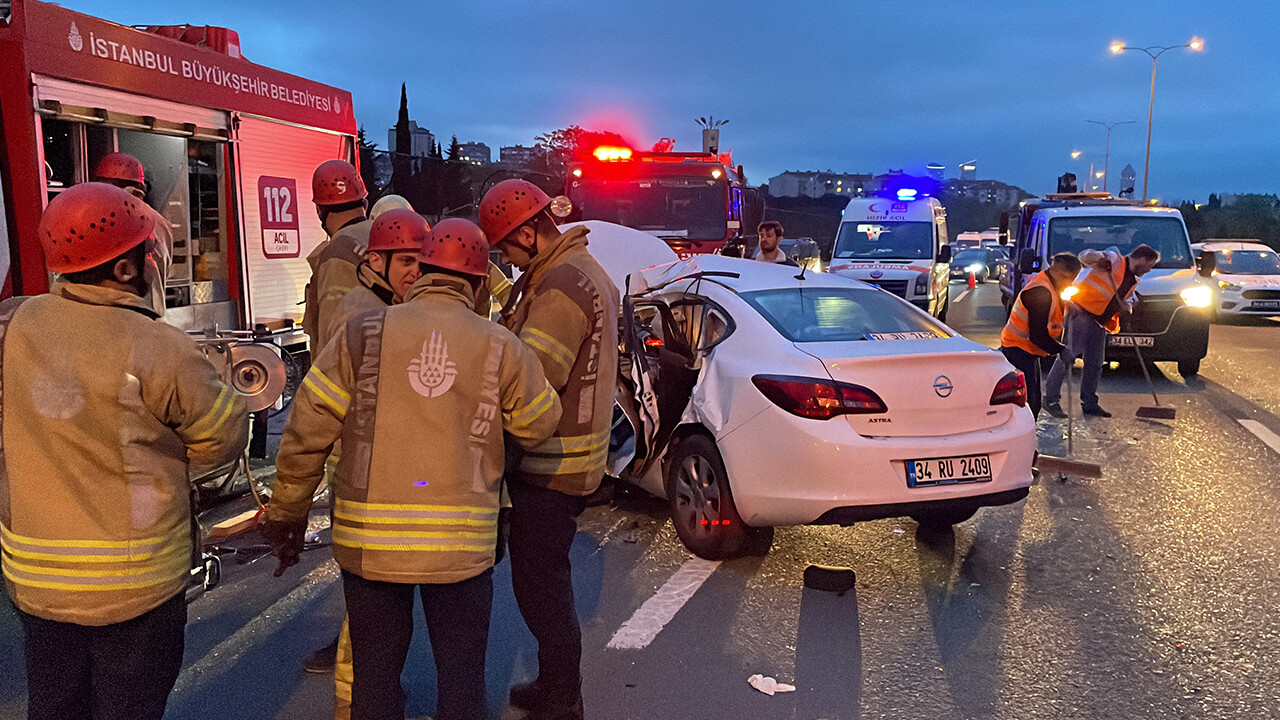 Trafikte &#039;makas&#039; terörü! 1 ölü, 4 yaralı