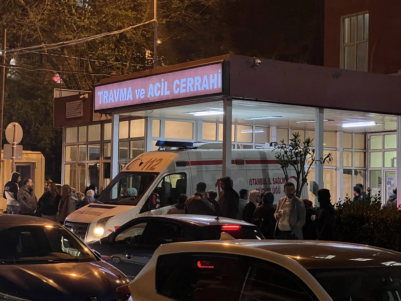 intihar İstanbul Tıp Fakültesi Acil Servisi'nde dehşet! Önce kadını vurdu sonra <a href=