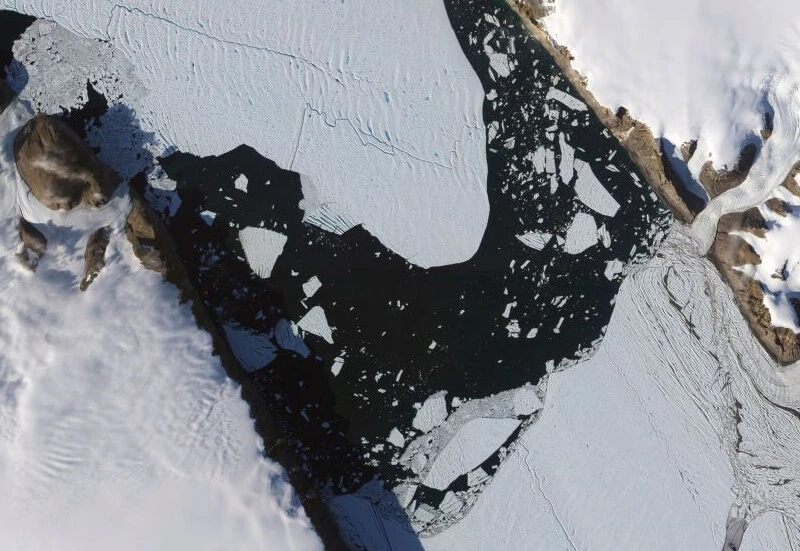 Uzmanlardan korkutan uyarı: Grönland buzulu hızla eriyor, <a href=