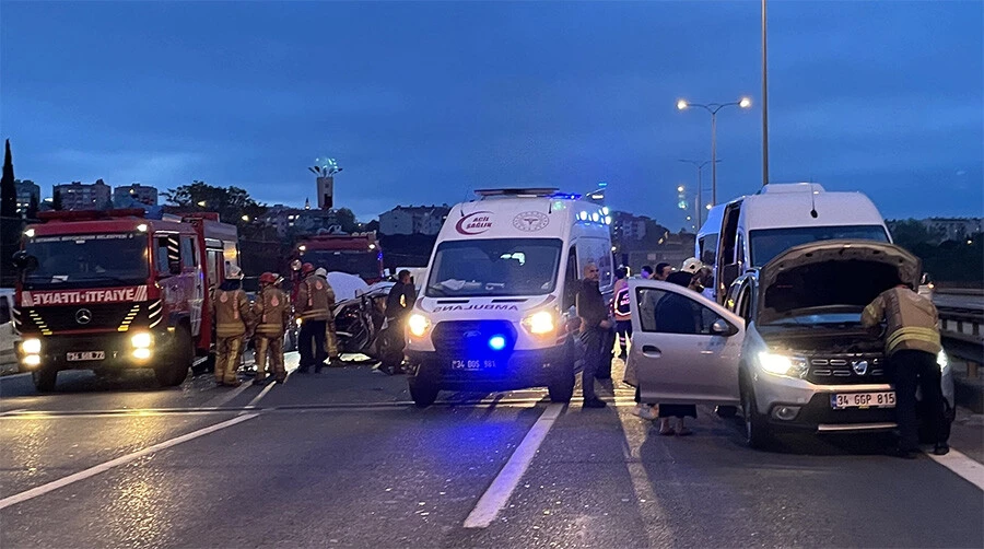 Trafikte 'makas' terörü! 1 ölü, 4 yaralı