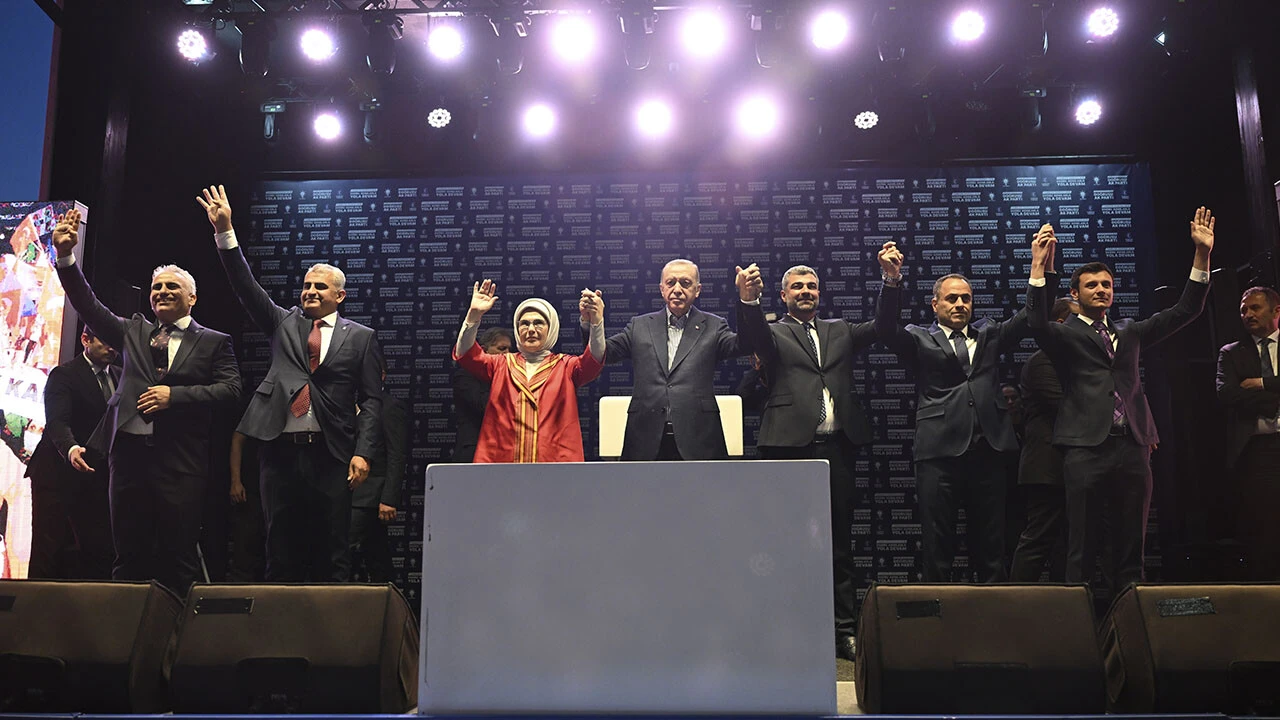 Son dakika: Cumhurbaşkanı Erdoğan'dan muhalefete HDP tepkisi: Ülkemizi böldürtmeyeceğiz Son dakika: Cumhurbaşkanı Erdoğan'dan muhalefete HDP tepkisi: Ülkemizi böldürtmeyeceğiz