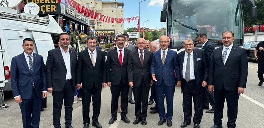 Mehmet Şimşek Batman mitingi ile sahaya tekrar indi! Mehmet Şimşek Batman mitingi ile sahaya tekrar indi!
