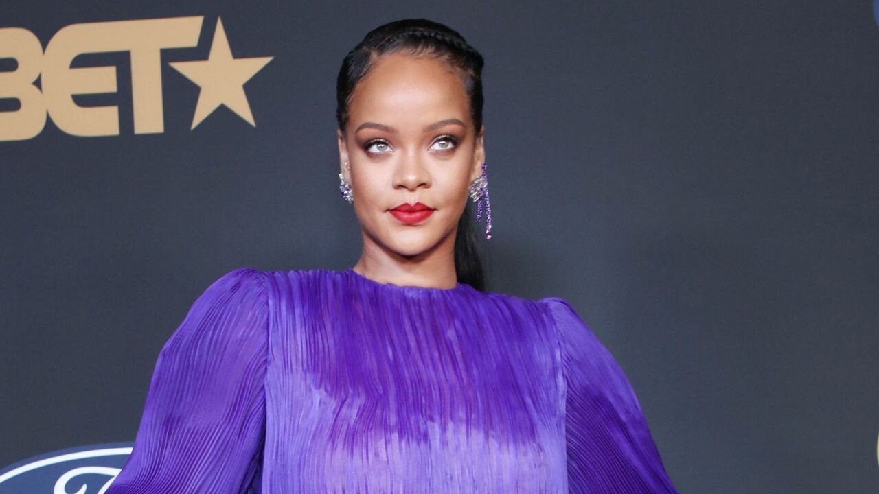 Hayranlarını bir yıl bekletmişti! Rihanna bebeğinin adını sonunda açıkladı!