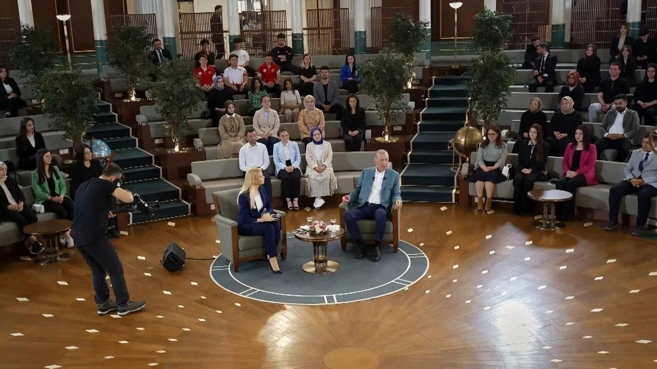 Cumhurbaşkanı Erdoğan, 'kira ve fiyat' fırsatçılarına ateş püskürdü Cumhurbaşkanı Erdoğan, 'kira ve fiyat' fırsatçılarına ateş püskürdü