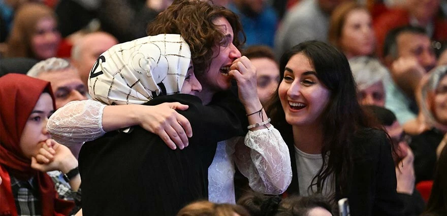 Bakan Özer'den öğretmenlere müjde: Görev süresi düşüyor!