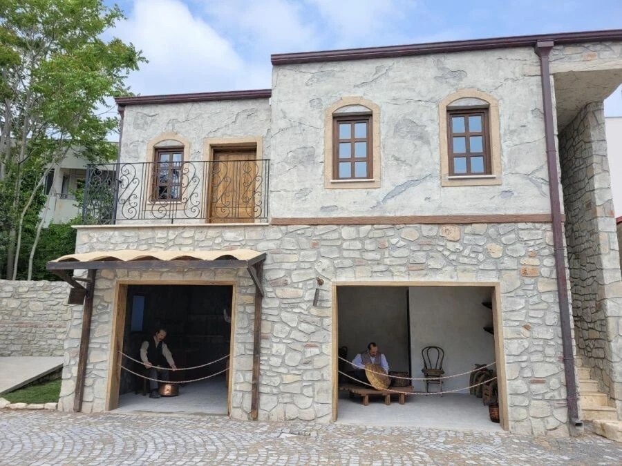 Urla’nın köklü tarihi, ikonik tasarımlarla canlanmaya devam ediyor