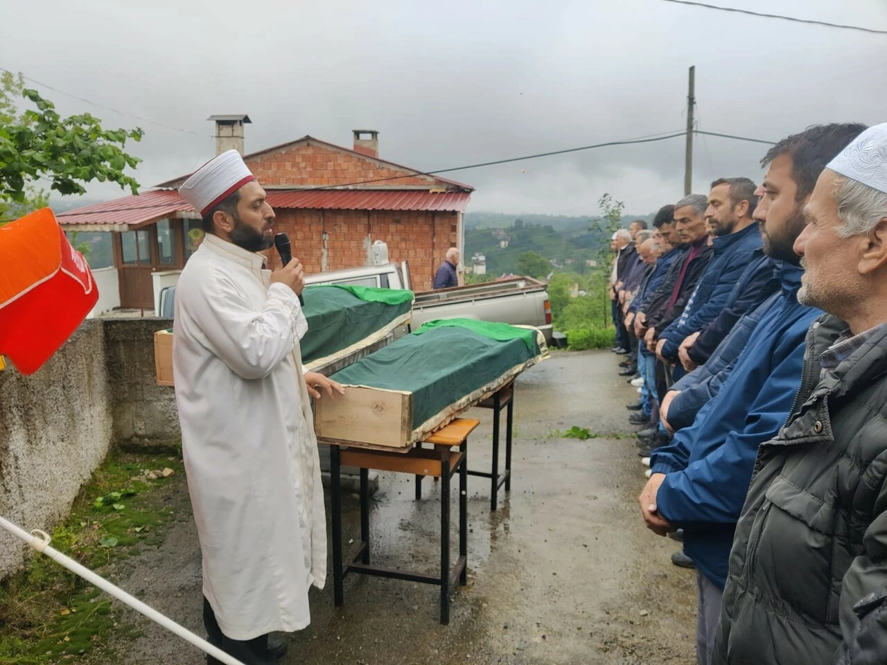 Trabzon'da iki kız kardeş aynı gün vefat etti