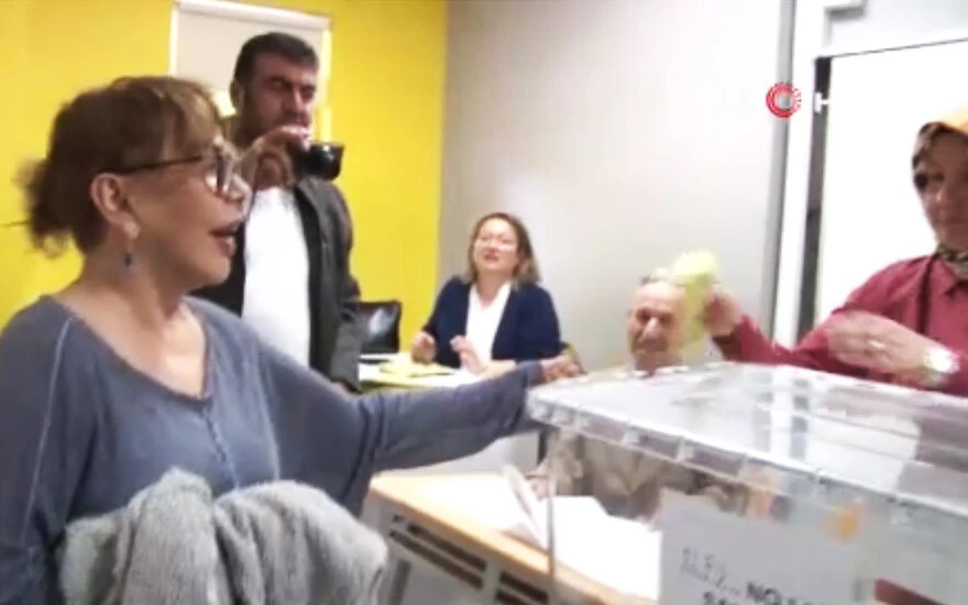 Sezen Aksu tercihini yaptı! Oyunu kullandı, mesajını verdi