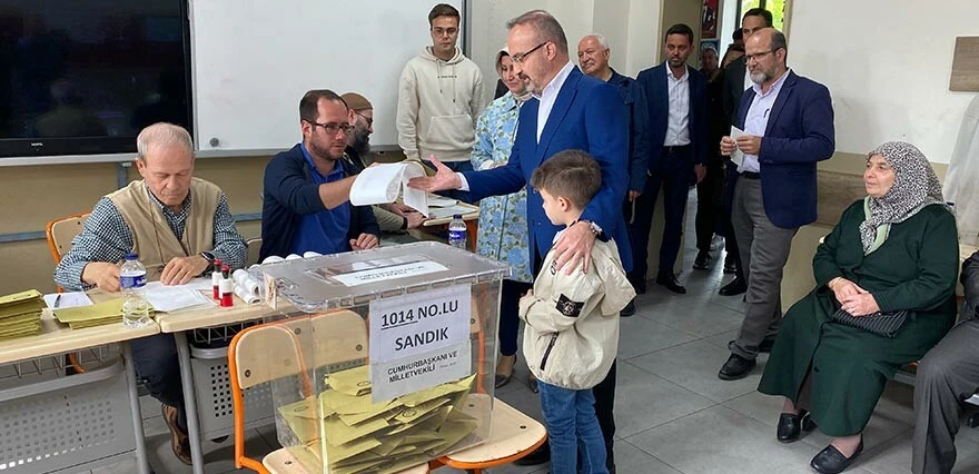 AK Parti Grup Başkanvekili Bülent Turan oyunu kullandı