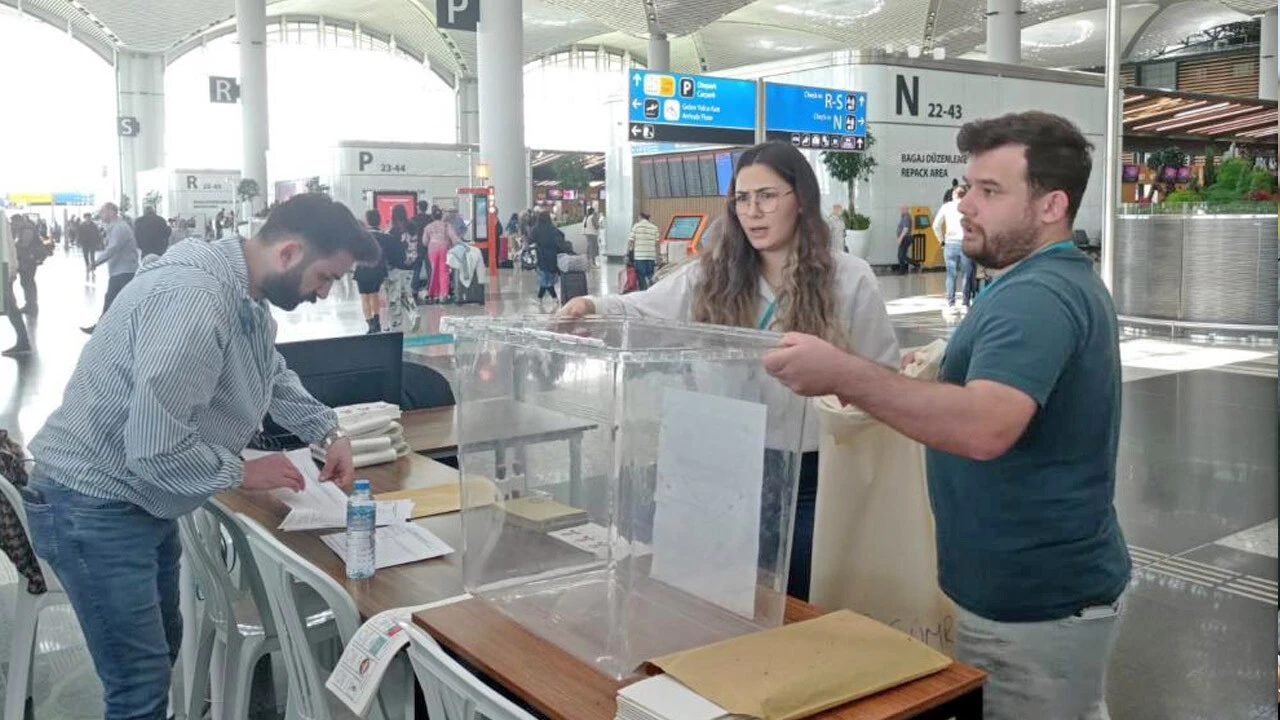 İstanbul Havalimanı’nda son gün yoğunluğu! 20 bin seçmen...