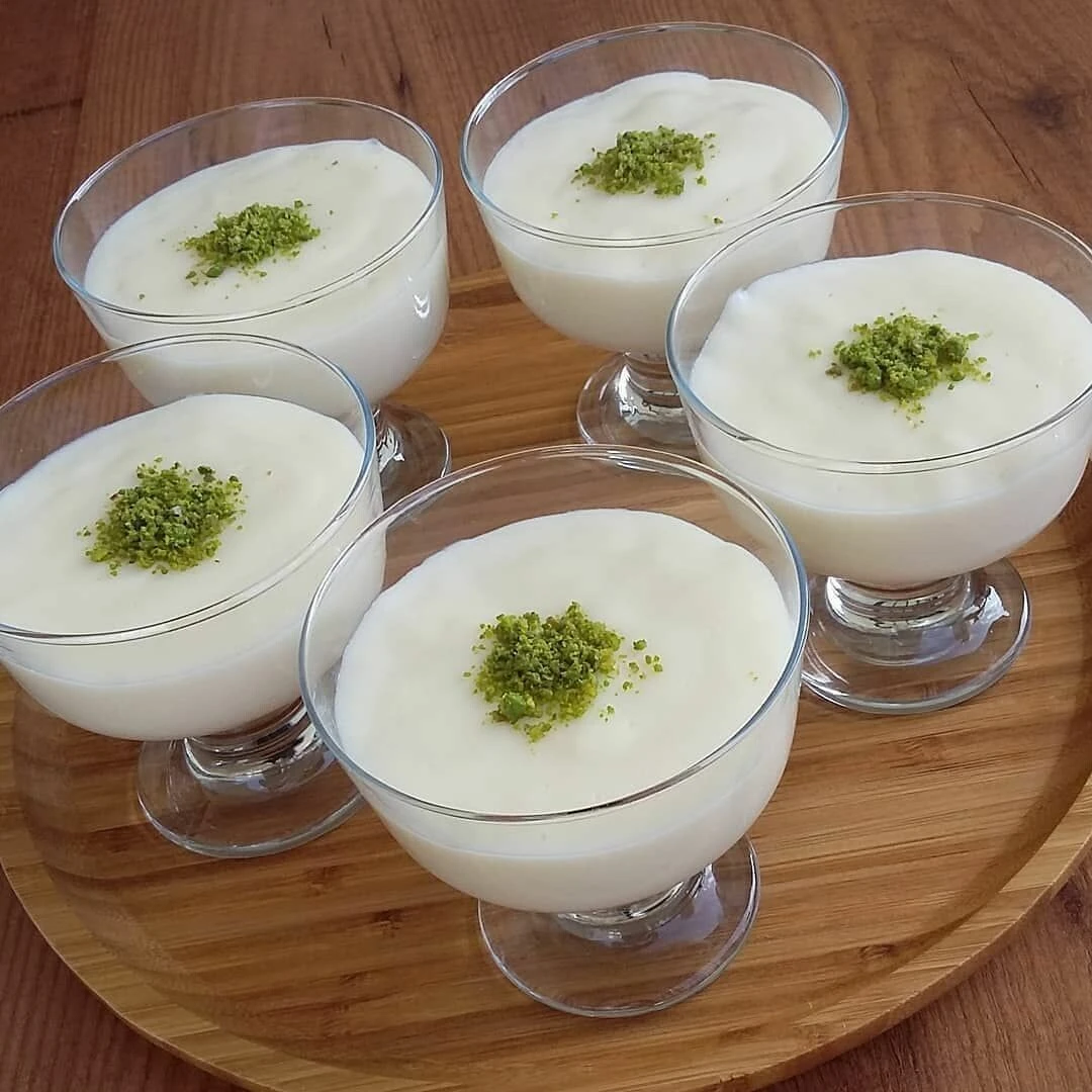 Muhallebiniz topak topak oluyorsa bu yöntemi deneyin! İşte orijinal Alaçatı muhallebisi tarifi