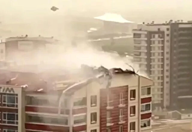 Ankara'da kuvvetli fırtına hatayı felç etti! Ağaçlar devrildi, çatılar uçtu