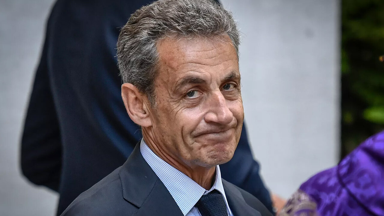 Fransa&#039;nın eski Cumhurbaşkanı Sarkozy&#039;e hapis cezası