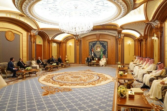 Suriye lideri Esad 12 yıl sonra Arap Birliği Zirvesi'nde: Masada bölge krizleri var