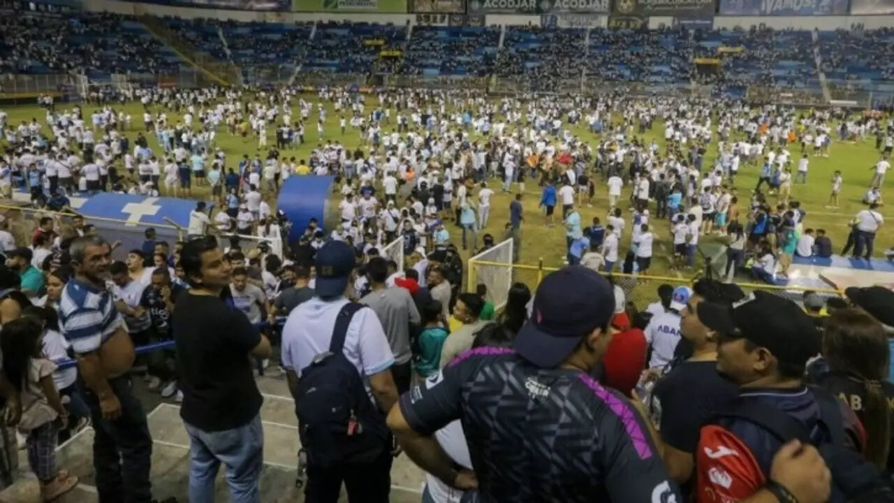 El Salvador’da stadyum girişinde izdiham: 12 ölü, yüzlerce yaralı