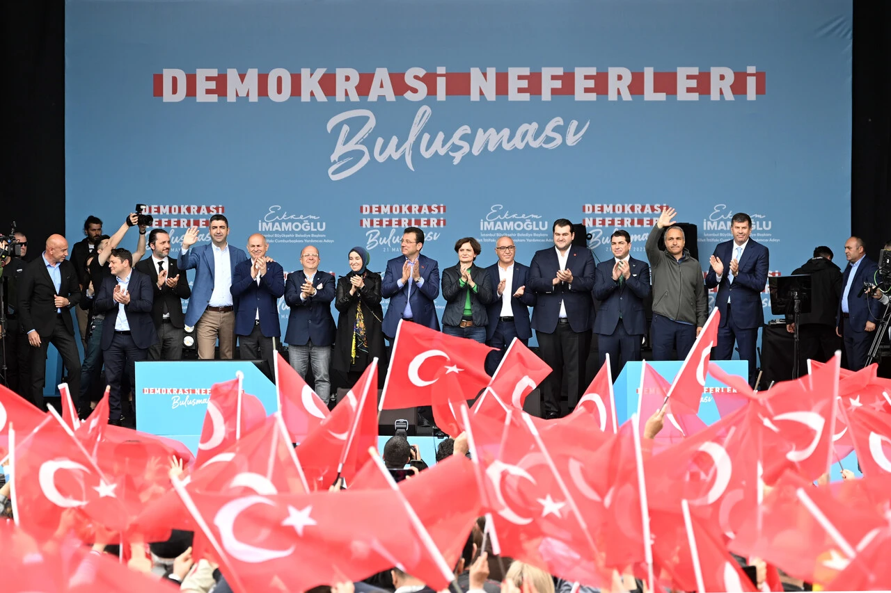 İmamoğlu'ndan 2.tur mesajı: İpleri daha sıkı tutacağız