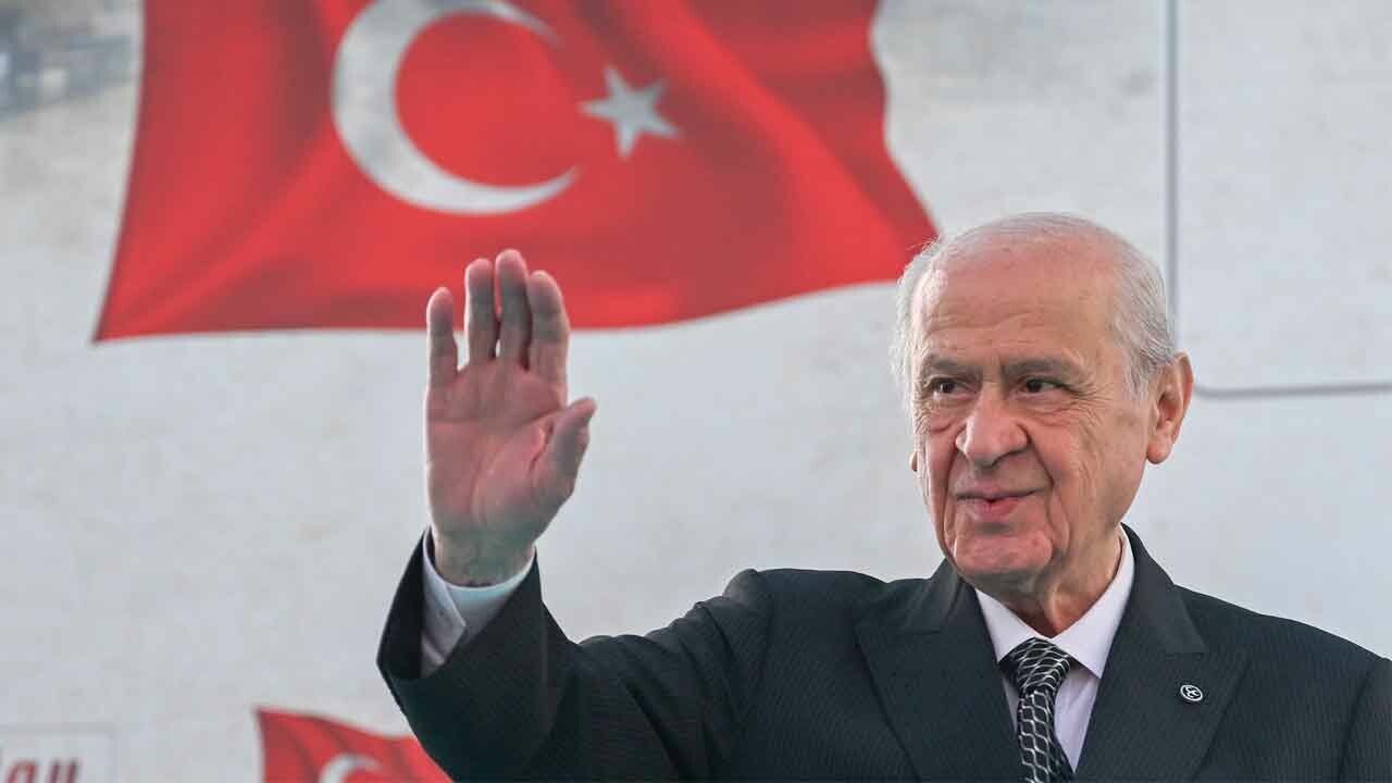 Bahçeli: Anadolu&#039;nun yiğidi Erdoğan&#039;ı Batı&#039;ya yedirmeyiz