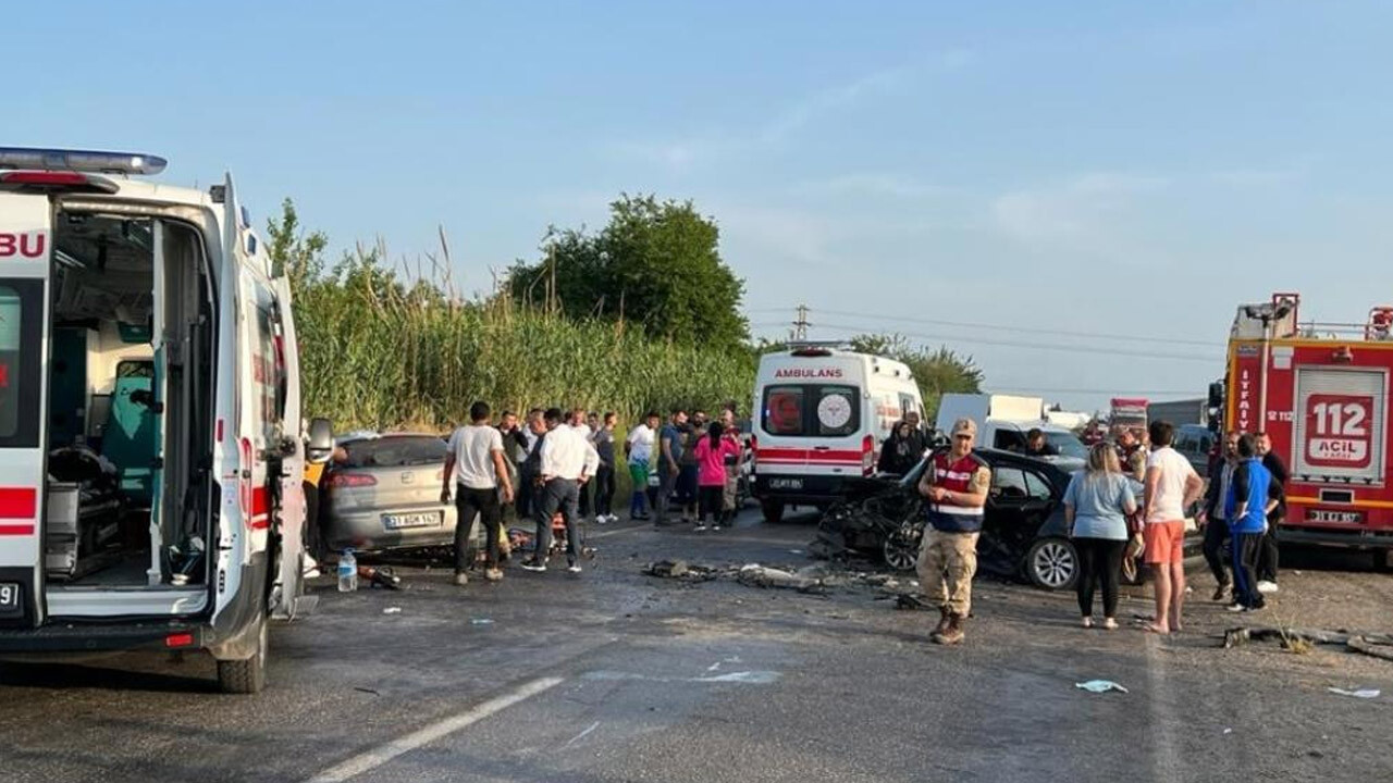 Hatay&#039;da zincirleme facia: Çok sayıda ölü ve yaralı var