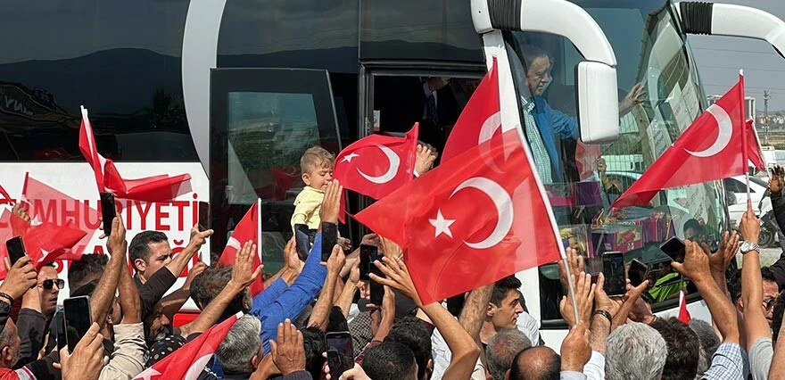 Son dakika! Erdoğan 15 seçimi örnek gösterdi, CHP'yi 'depremzedelere tepkiler' üzerinden eleştirdi