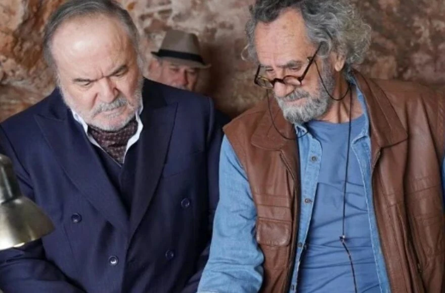 Yalı Çapkını'nda eski oyuncu dönüyor, bir başrol daha ayrılıyor!