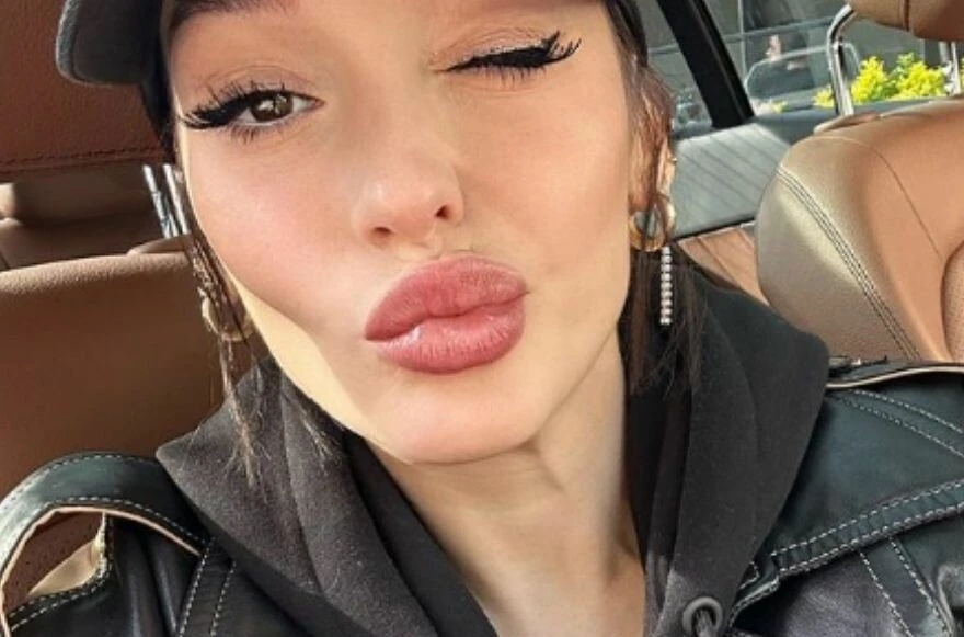 Camdaki Kız'ın Laz Kız'ına bir bakın! Bir fotoğrafına binlerce beğeni yağdı!