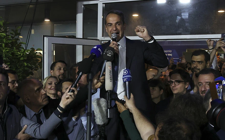 Yunan halkı Miçotakis'e sarıldı! Komşudaki seçimin kaderini Türkiye belirledi