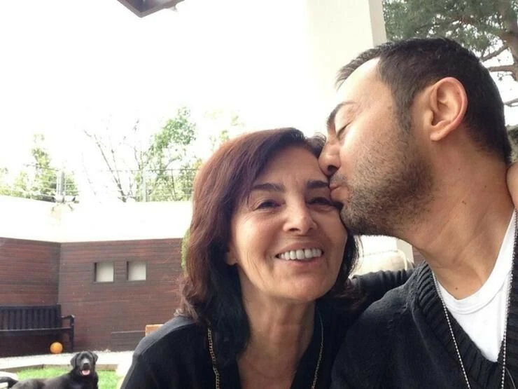 Serdar Ortaç'tan olay sözler! Bana ‘sarışın kızlardan uzak dur’ dedi, dinlemedim