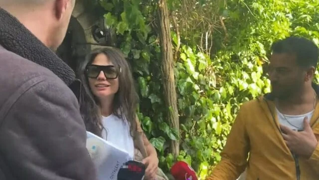 2 hafta önce boşanmıştı! Demet Özdemir, Oğuzhan Koç'un evinden çıkarken görüntülendi!